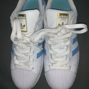 Adidas superstar shoe